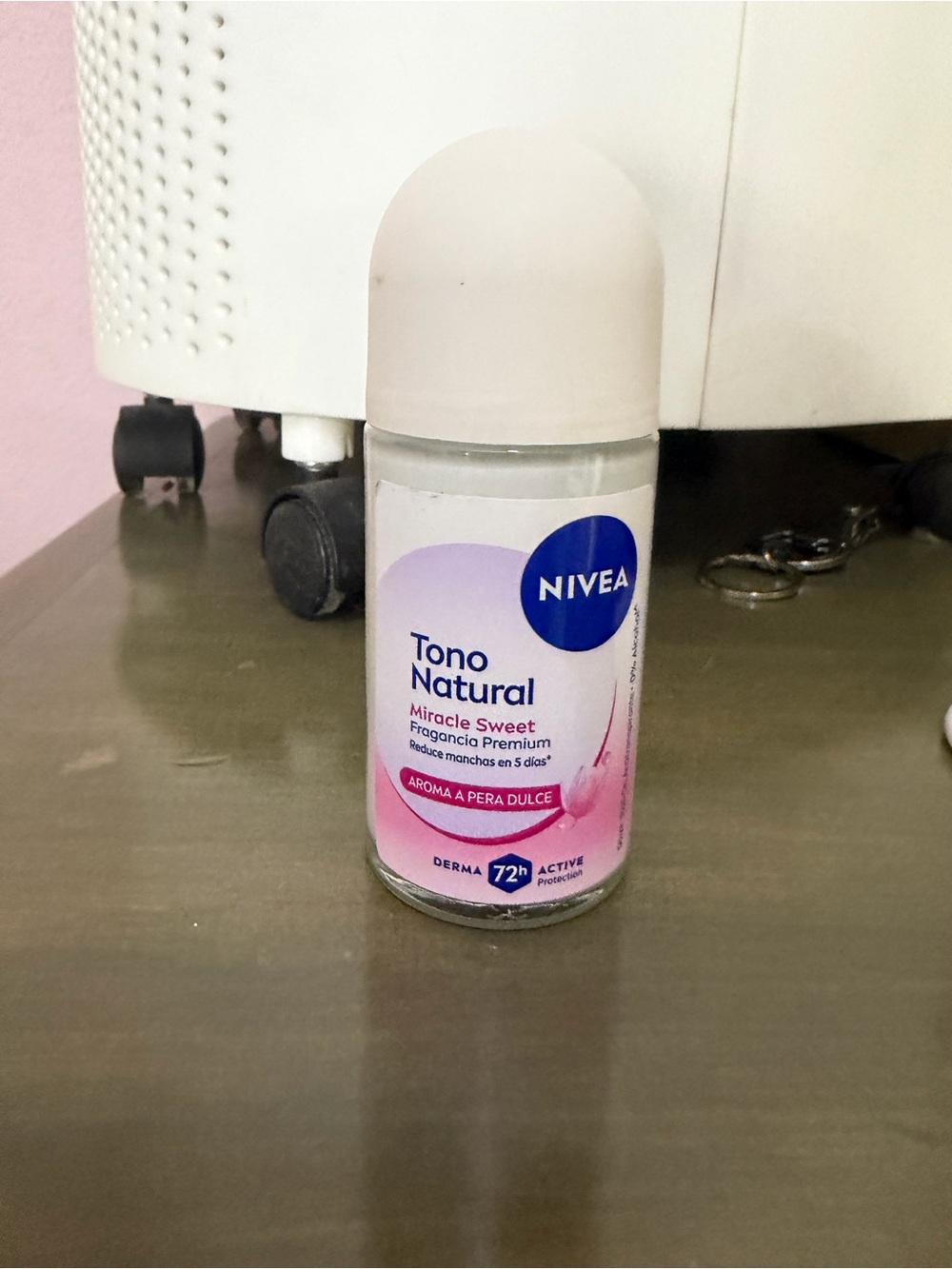 NIVEA Tono Natural Miracle Sweet Roll-On Deodorant - Pink